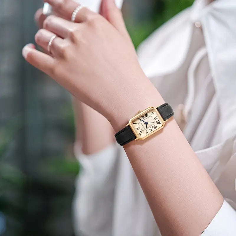Anna Crest Watch | Gold