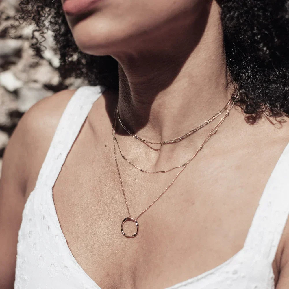 Fern Three-strand necklace with open circle | Gold