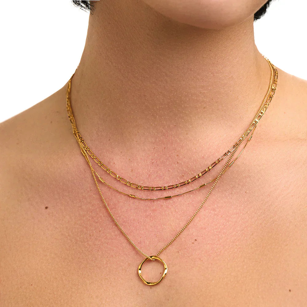 Fern Three-strand necklace with open circle | Gold