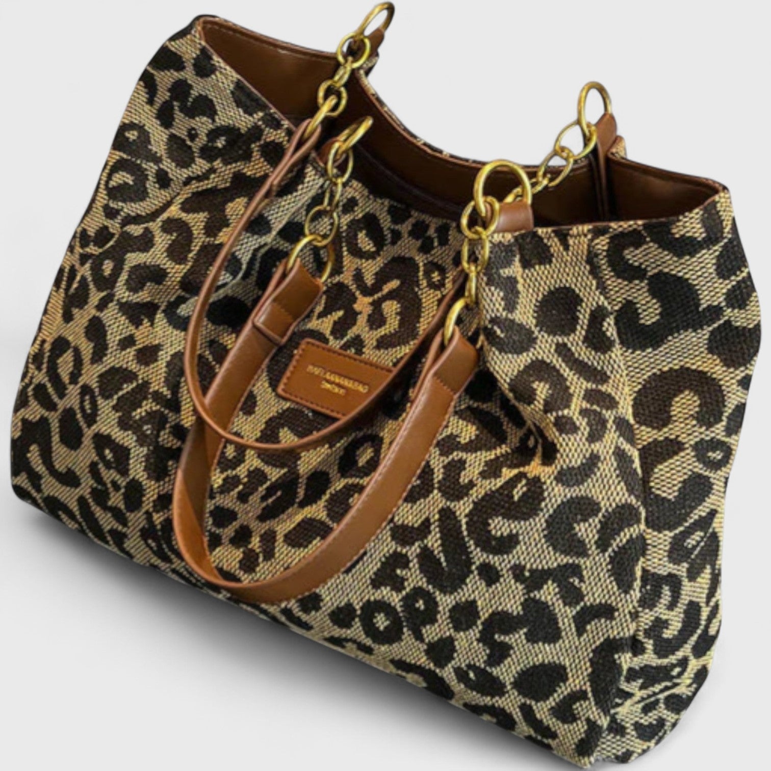 Aundria | Large bag with elegant leopard print