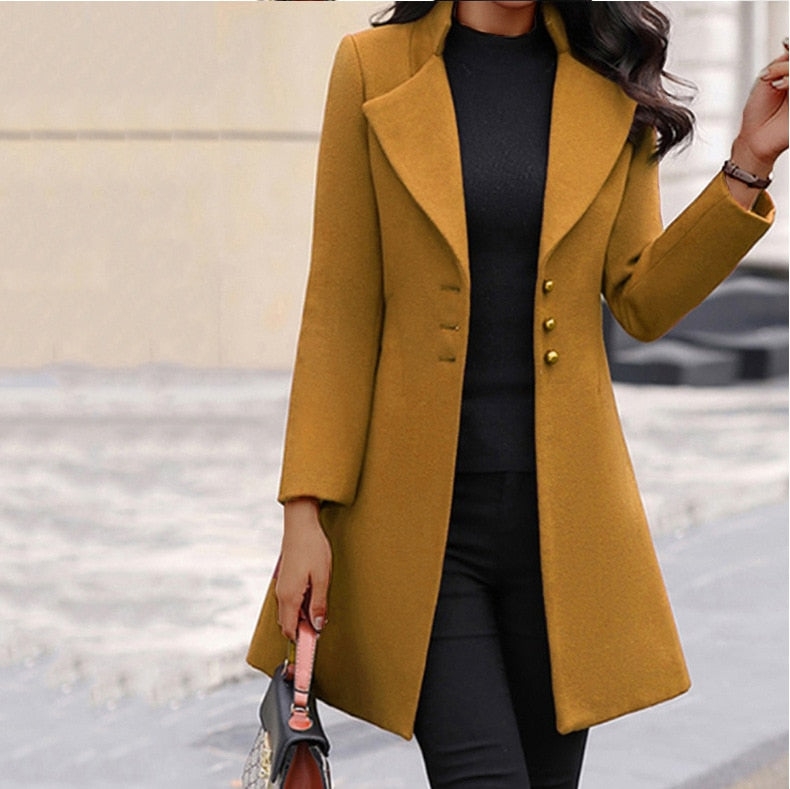 Layla | Women's Buttoned Coat | Sophisticated and Modern