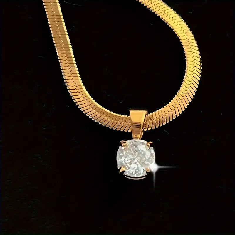 Alma Elegant necklace with rhinestone pendant | Gold