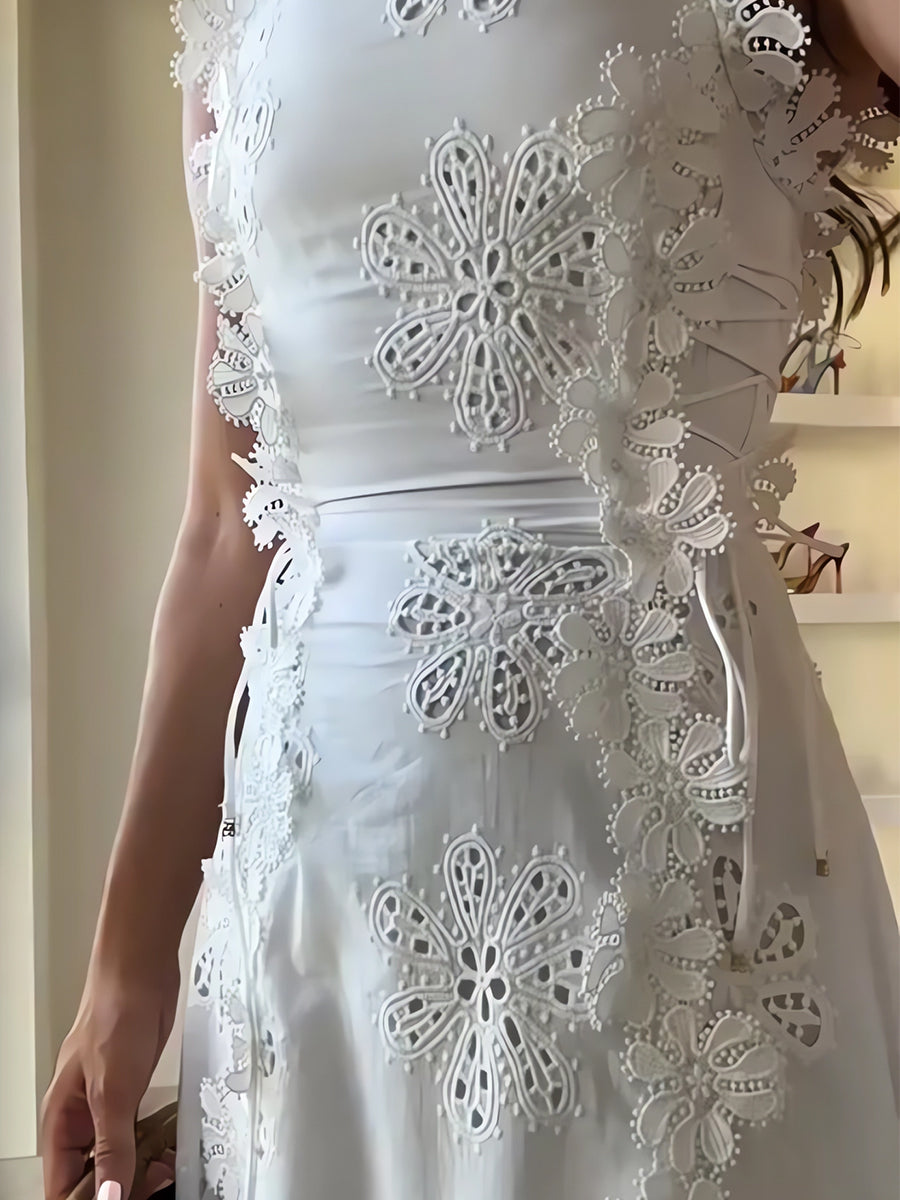 Anne – Long dress with knotted straps and floral lace pattern