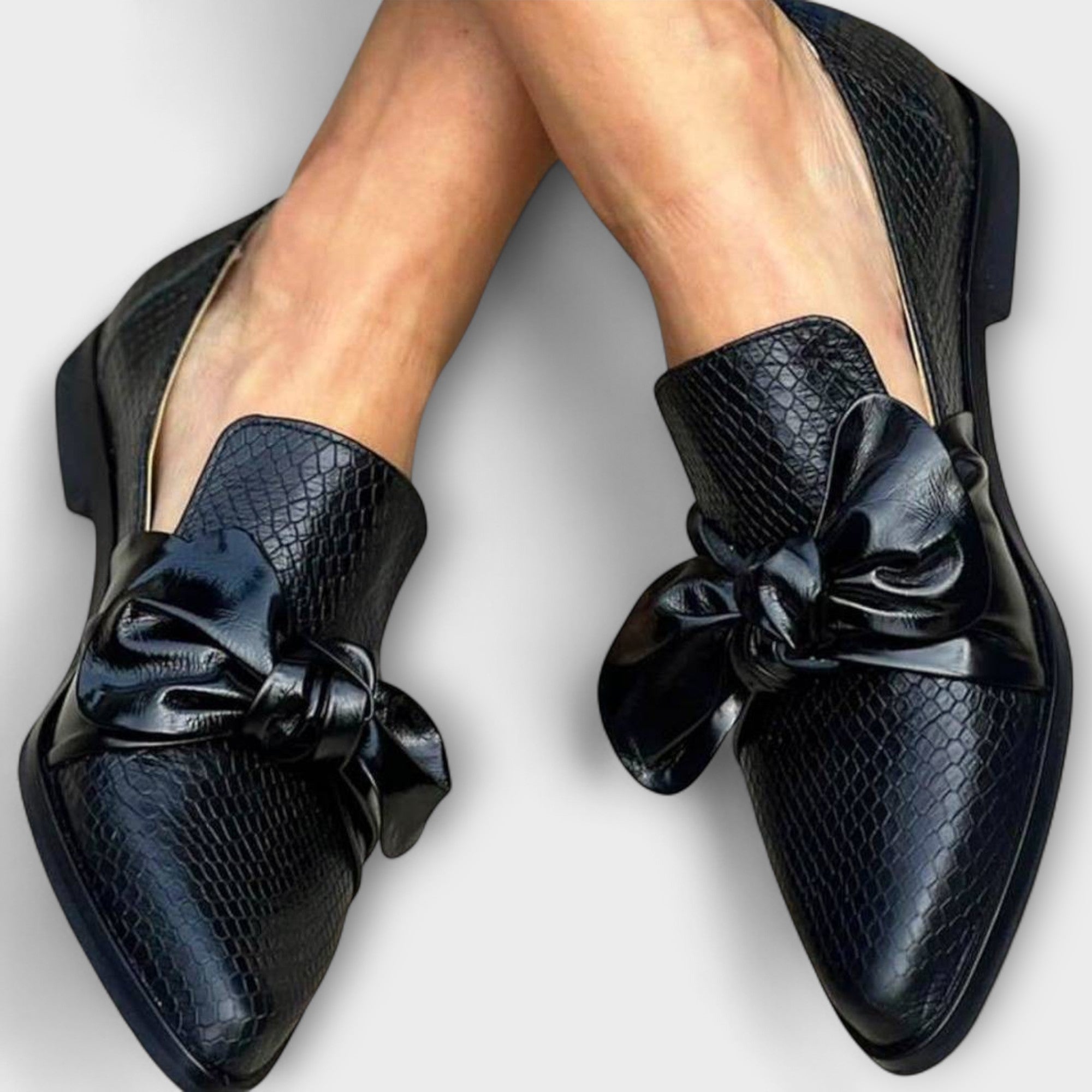 Caeli - Loafer with Bow Detail