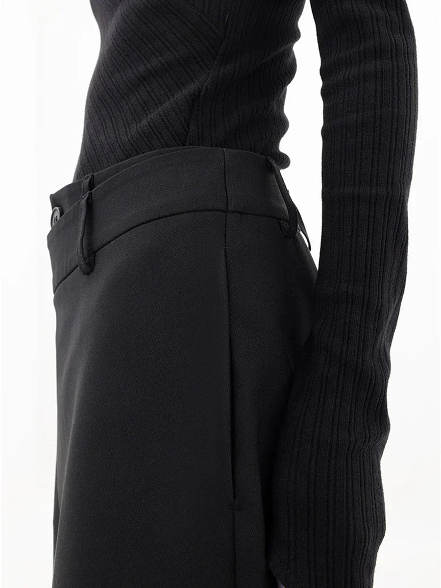 Leja - wide-leg pants with overlapping buttons for women