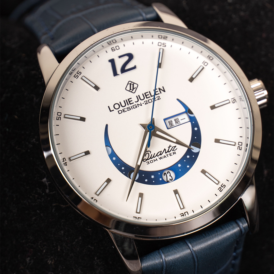 Elegant Luminous Moon Phase Watch™