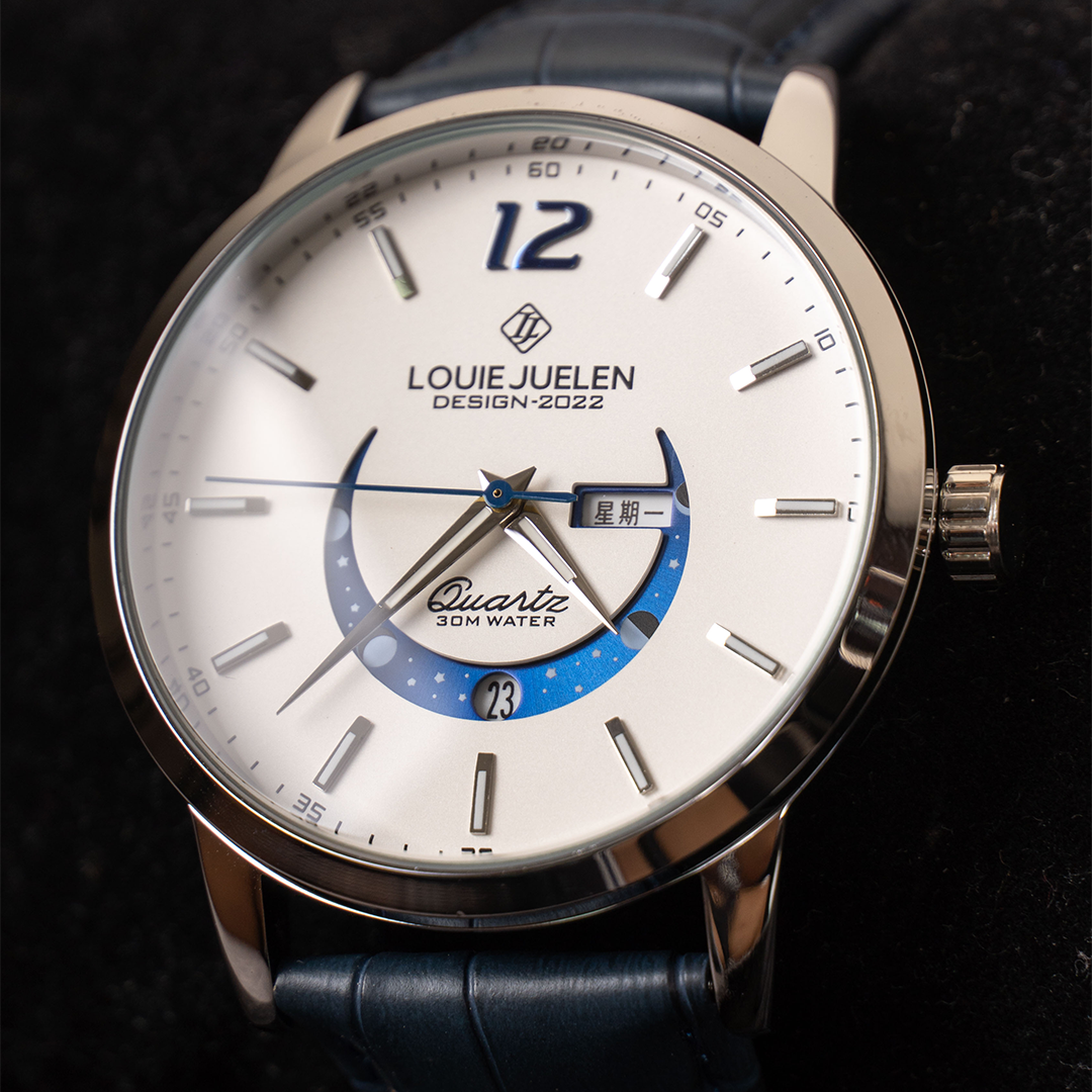 Elegant Luminous Moon Phase Watch™