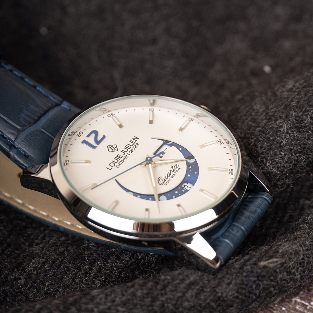 Elegant Luminous Moon Phase Watch™