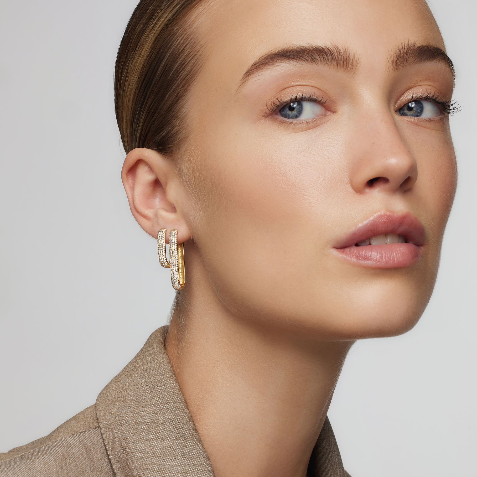 Mara Icon Pavé Hoops | Gold
