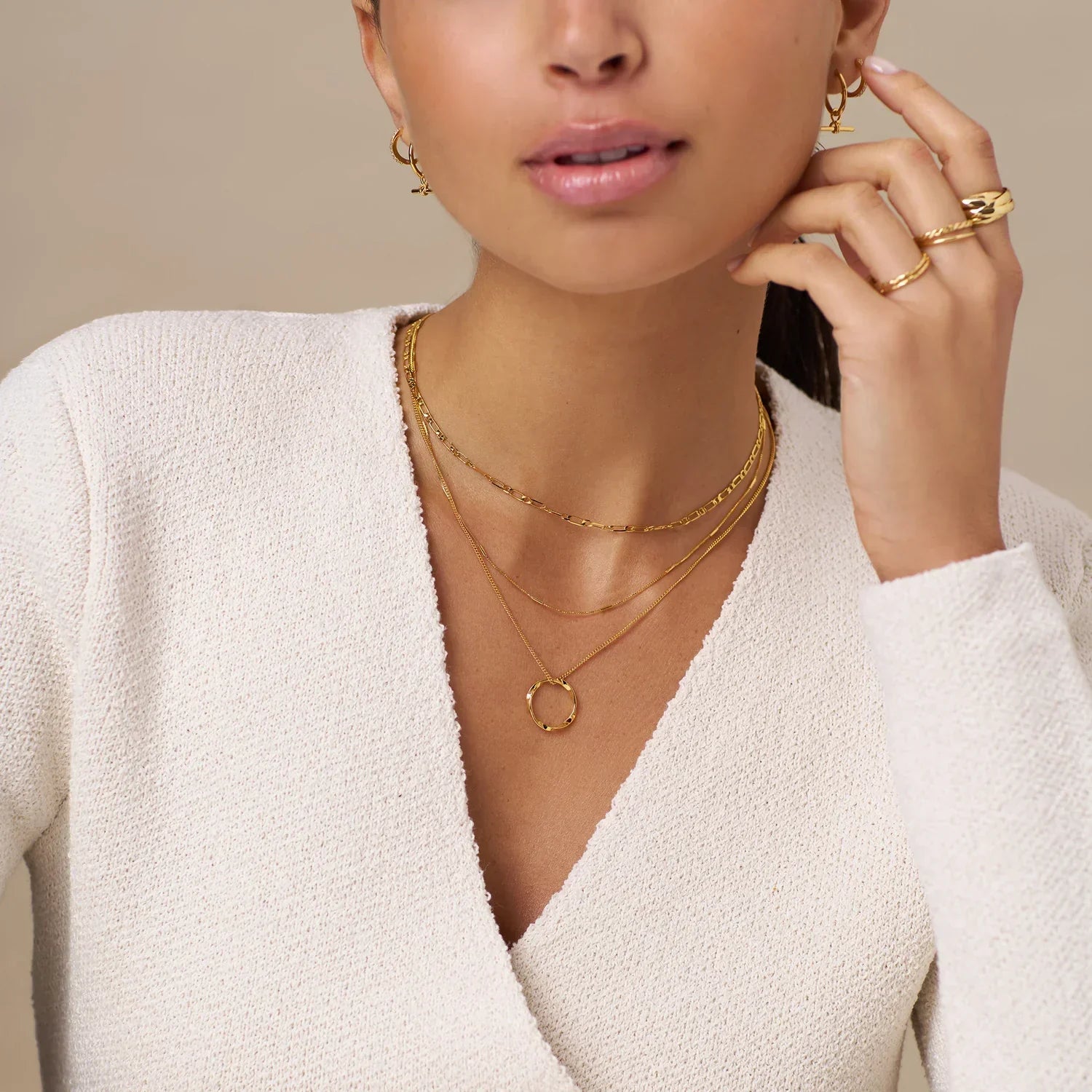 Fern Three-strand necklace with open circle | Gold