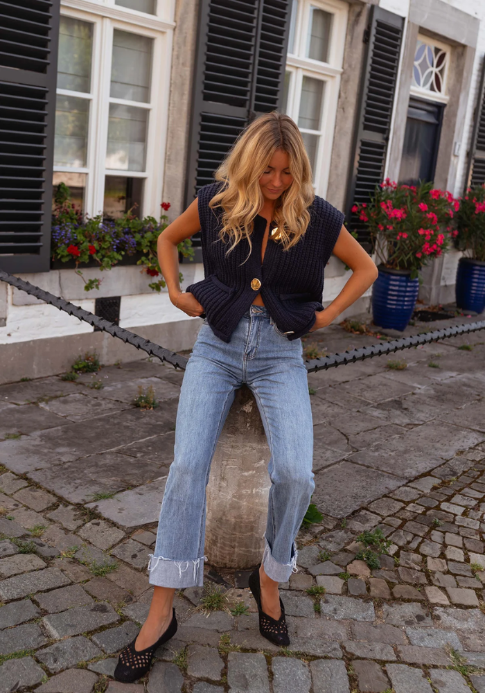 FENJA™ | THE CHIC LAYERING KNIT VEST