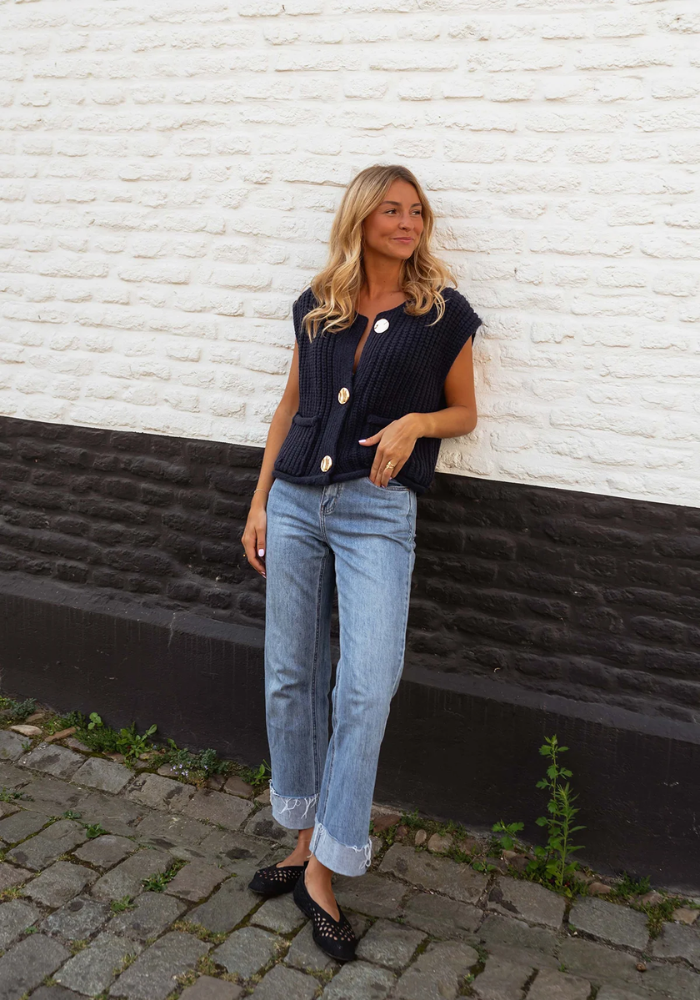 FENJA™ | THE CHIC LAYERING KNIT VEST