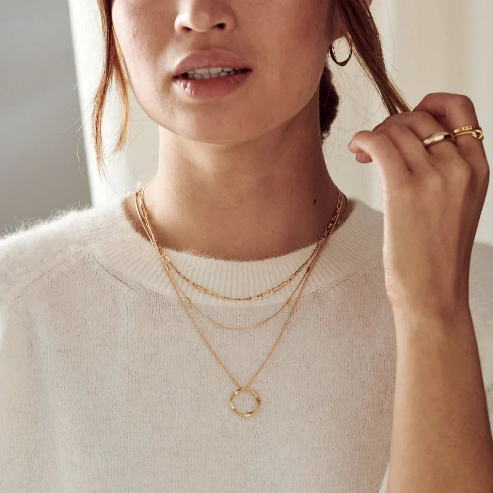 Fern Three-strand necklace with open circle | Gold
