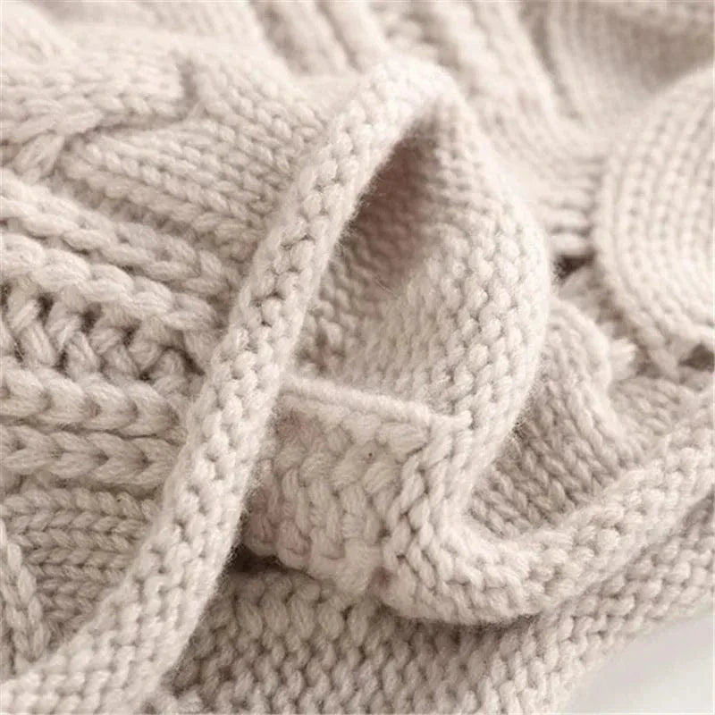 Ksenia – Cashmere Turtleneck with Braided Pattern
