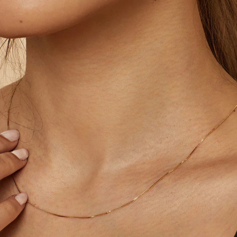 Tori Bodega Box Necklace | Gold