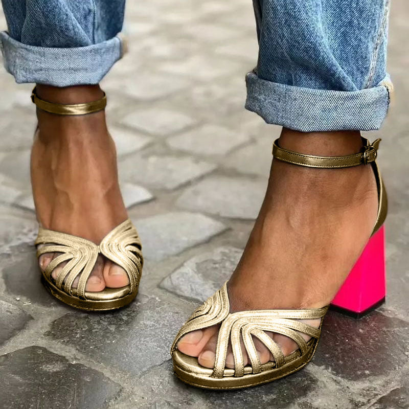 Pam  | Classic sandals with ankle strap and open toes