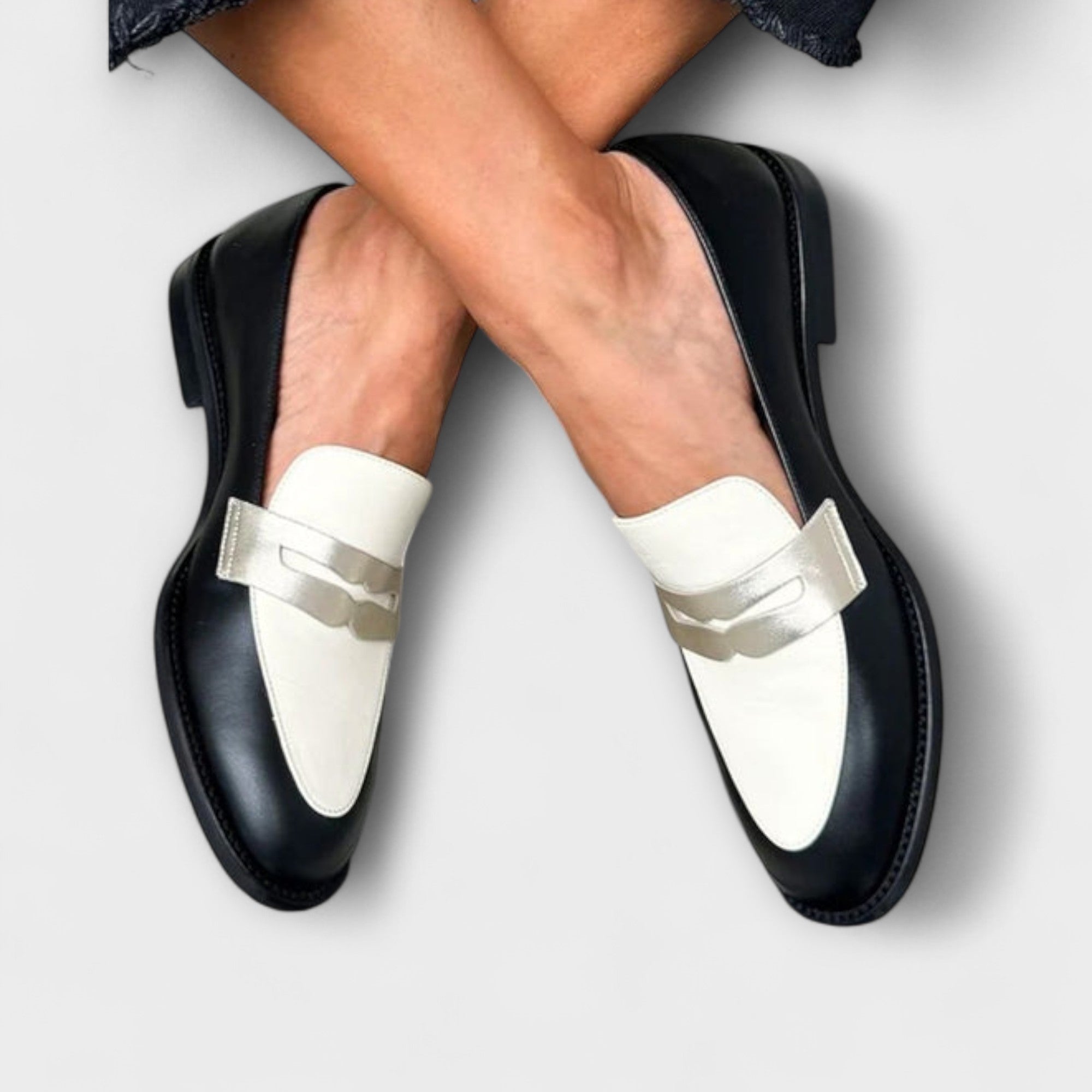 Isolde – Black Loafers with Metallic Shine