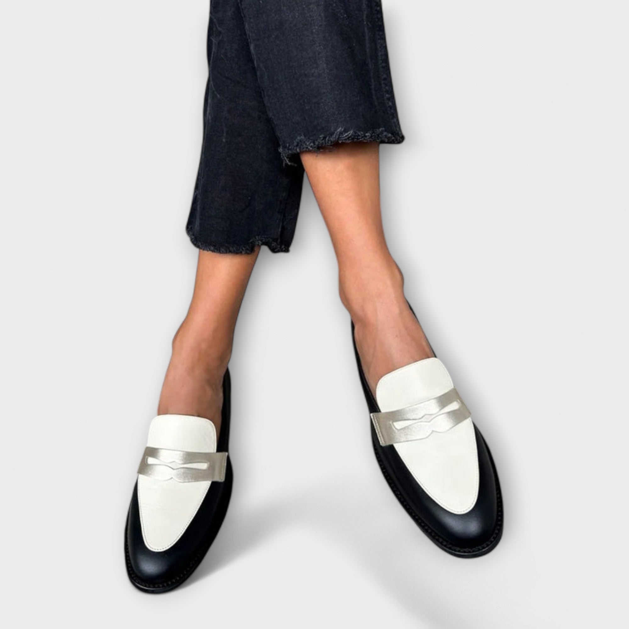 Isolde – Black Loafers with Metallic Shine