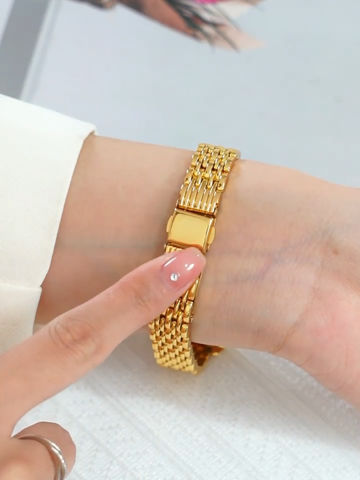 Bess Regalia Link Watch | Gold
